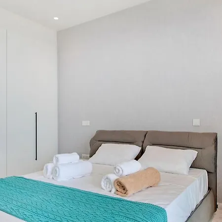Beachfront Luxury Perenna Villa *