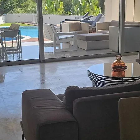 Beachfront Luxury Perenna