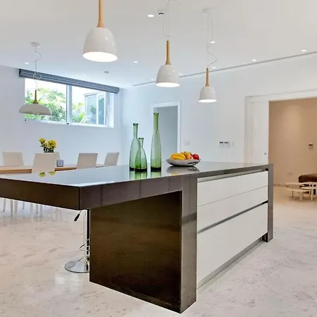 Beachfront Luxury Perenna