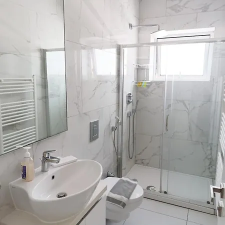 Beachfront Luxury Perenna Villa *