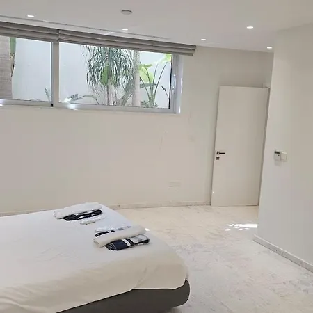 Beachfront Luxury Perenna * Ayia Napa