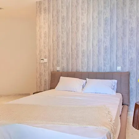 Beachfront Luxury Perenna * Ayia Napa
